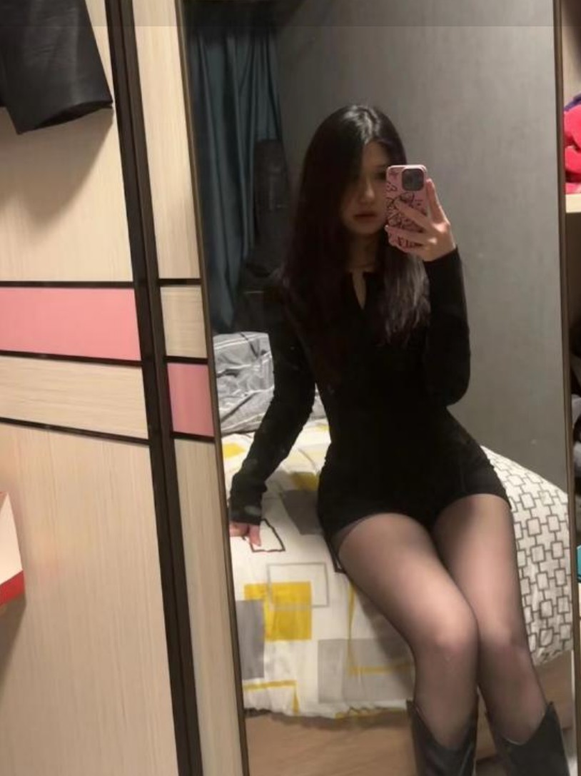 非常可爱的小姐姐