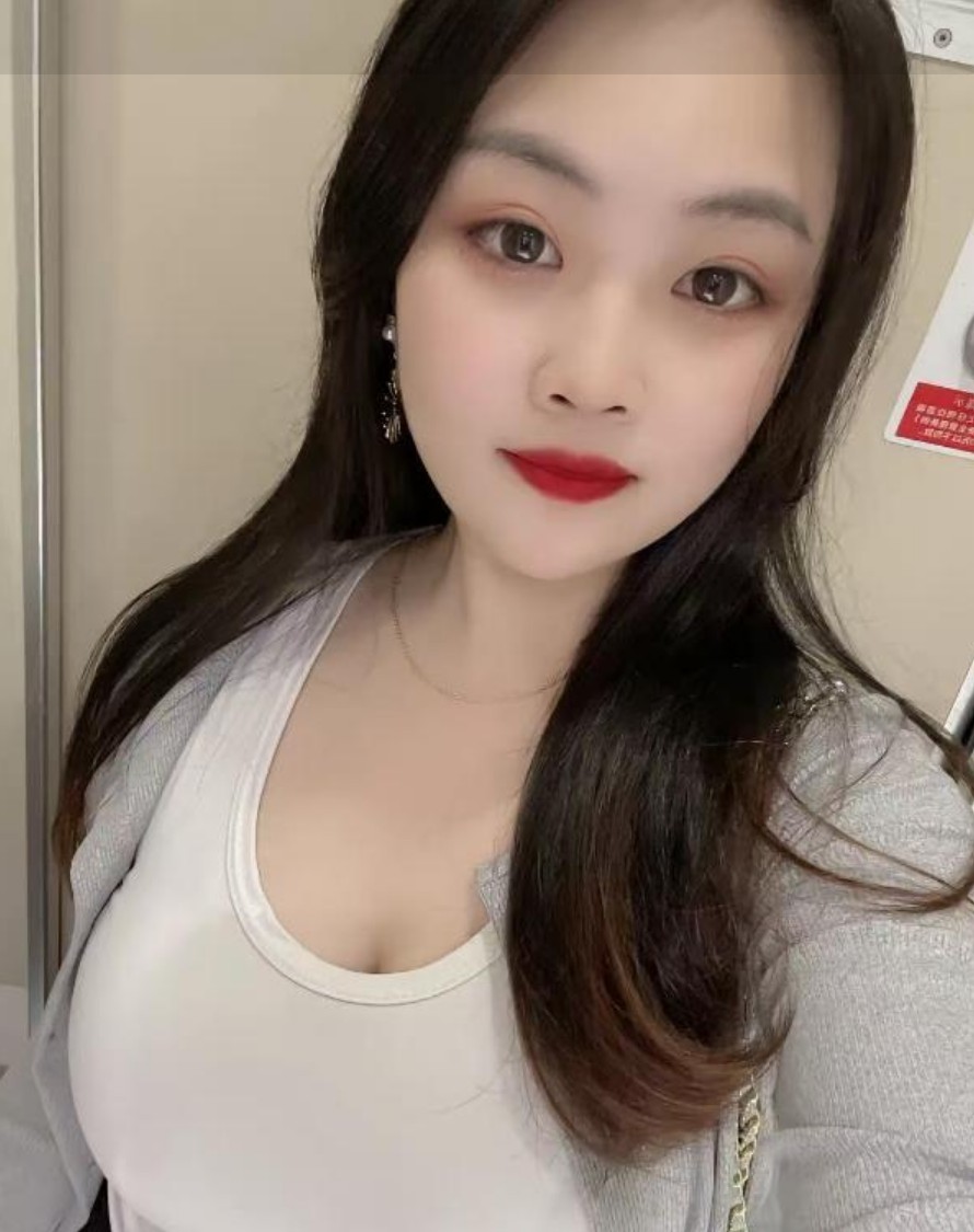 丰满的妞妞