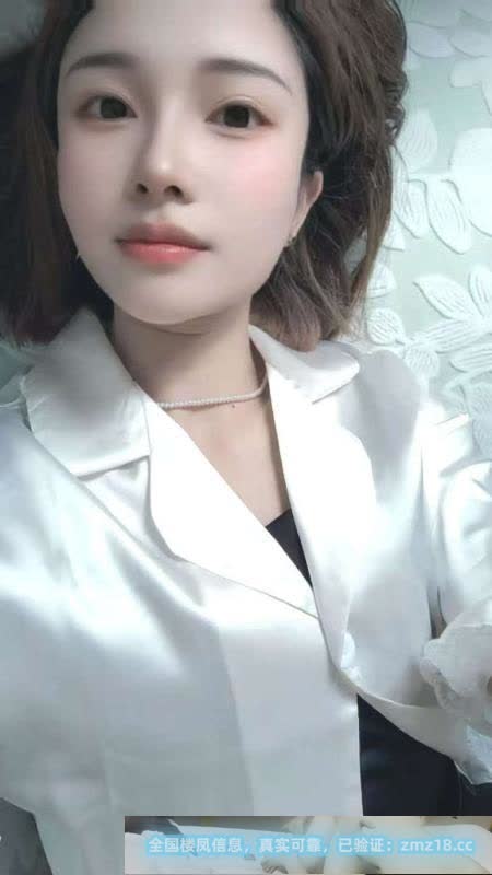 骨感的撩人美女