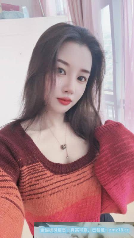 禅城白皙美女