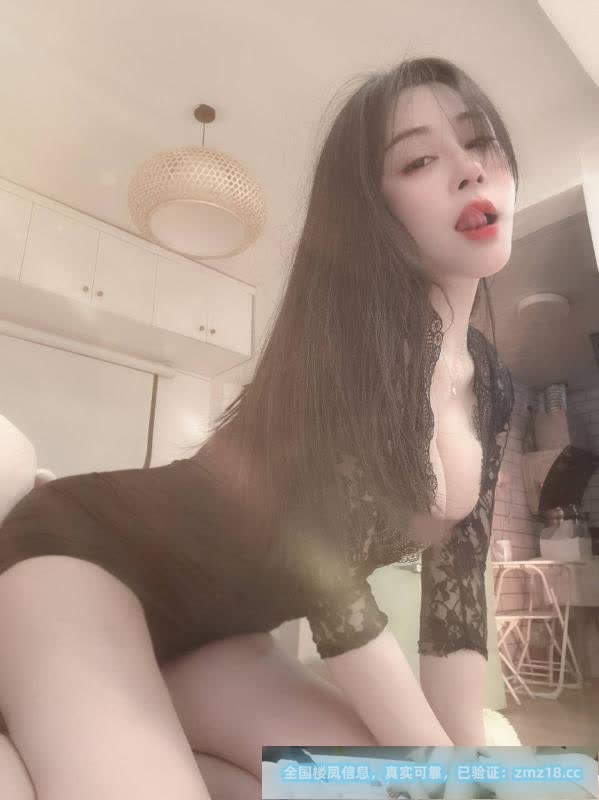 肤白大奶小少妇