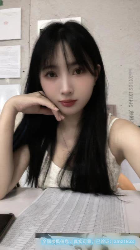 轻熟大胸御姐玥玥
