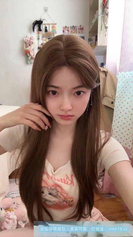 性感甜美李哈哈
