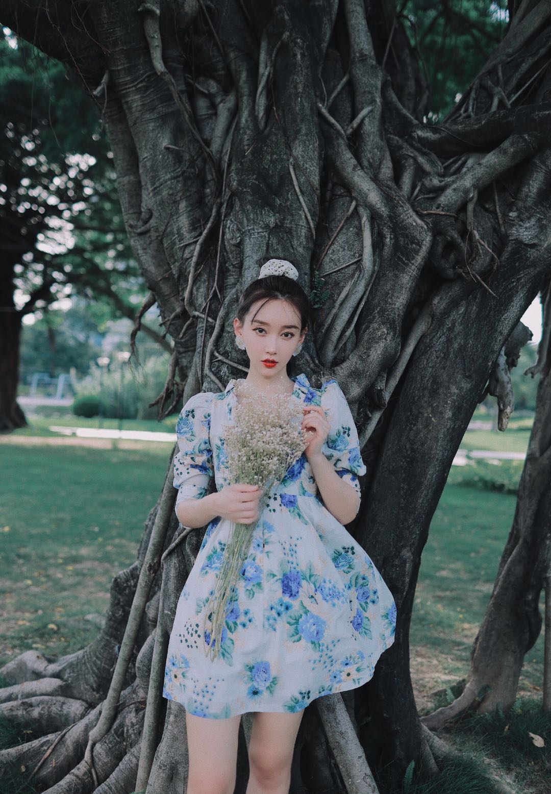 肚兜诱惑小姐姐，艺校兼职，各种制服