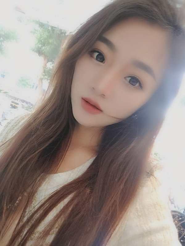 妹子水太多了，我弄她时，都能感到蛋蛋都被打湿了