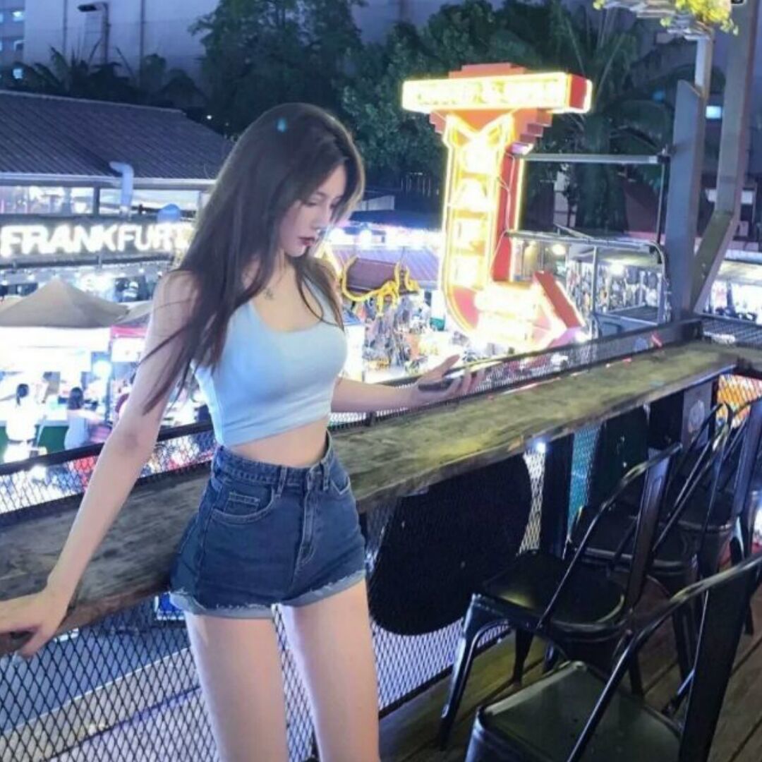 兼职学生妹制服诱惑