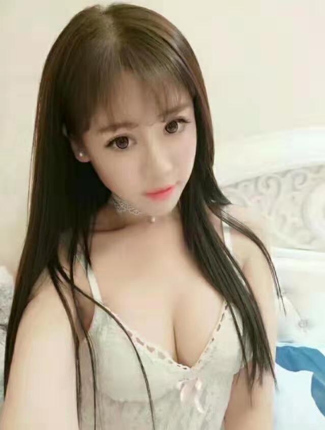 高颜值温柔小姐姐白色丝袜纯纯挡不住插入美臀猛操销魂